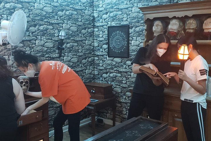 Weird Science Interactive Escape Room in Northfield, New Jersey - Photo 1 of 7